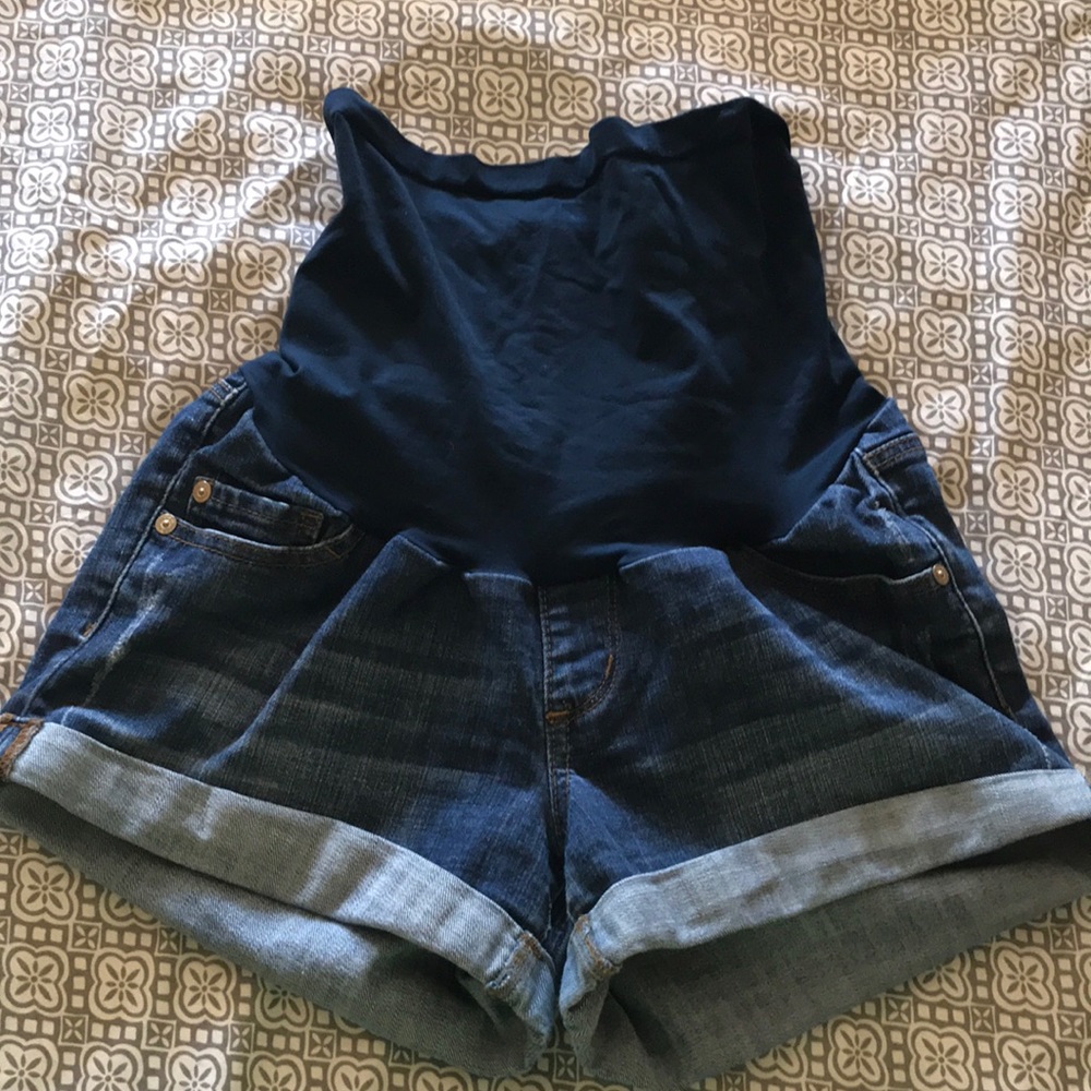 Maternity shorts size Medium